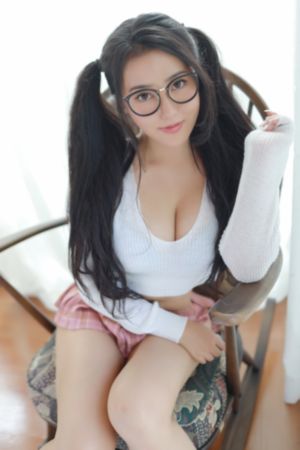 欧美胸最大的av_DVD免费观看视频
