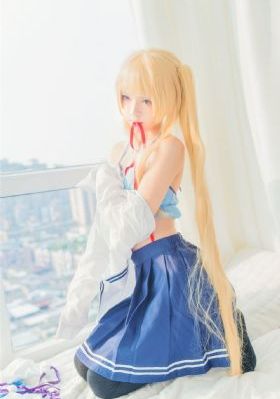 凹凸视频欧美_720高清完整版